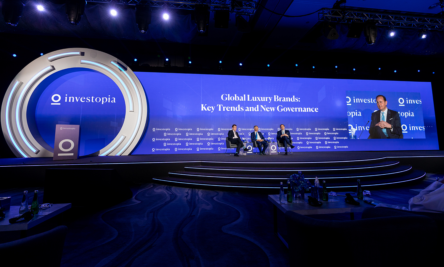 A two-day investment platform structured around a 21-metre main stage, focused breakout content, 35 B2B booths, media studios and a terrace gala.