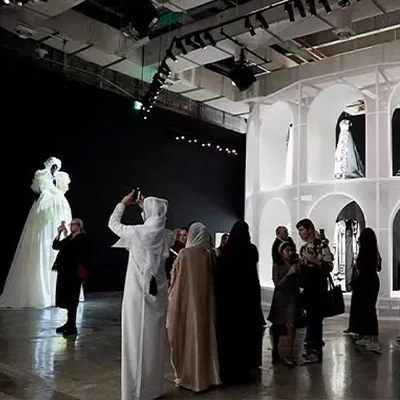immersive-fashion-exhibition
